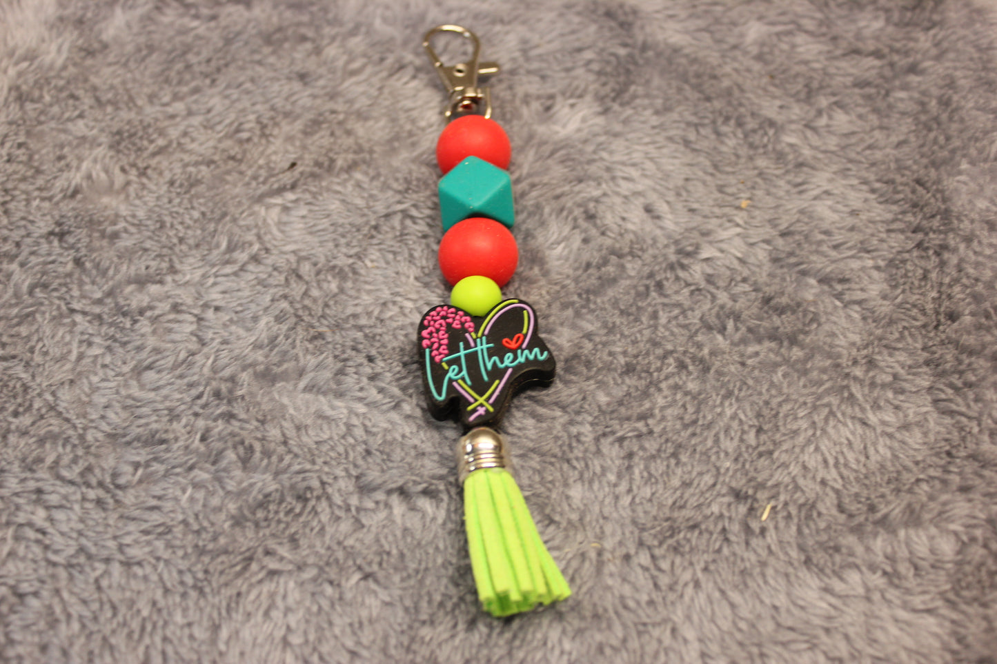 Zipper pulls