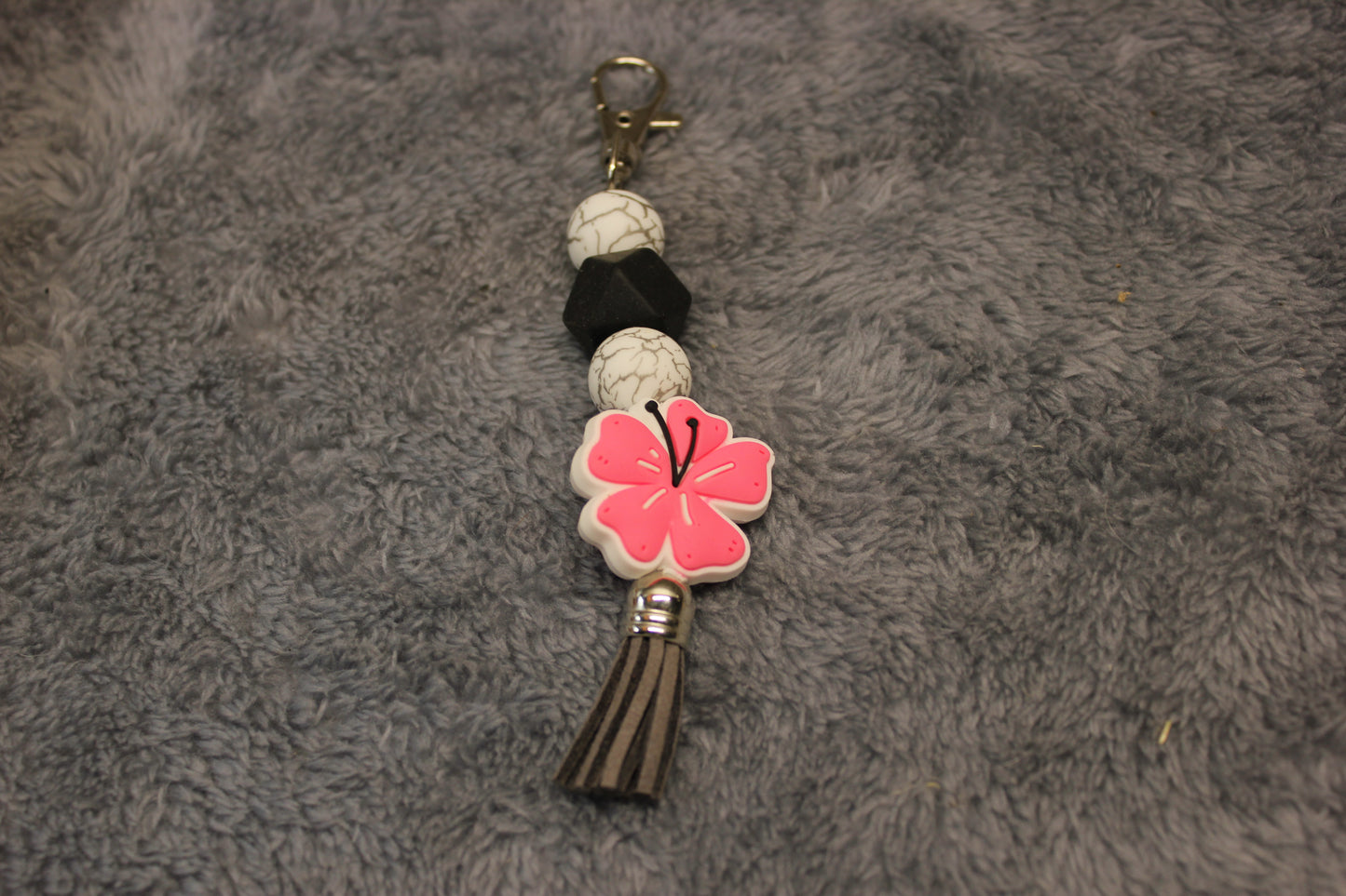 Zipper pulls