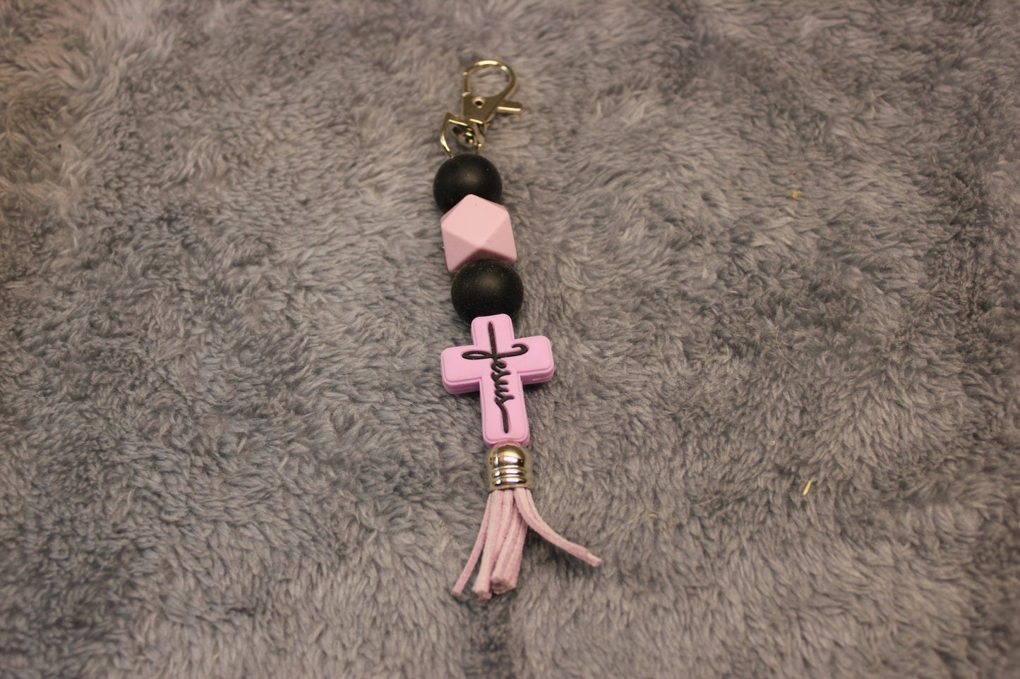 Zipper pulls