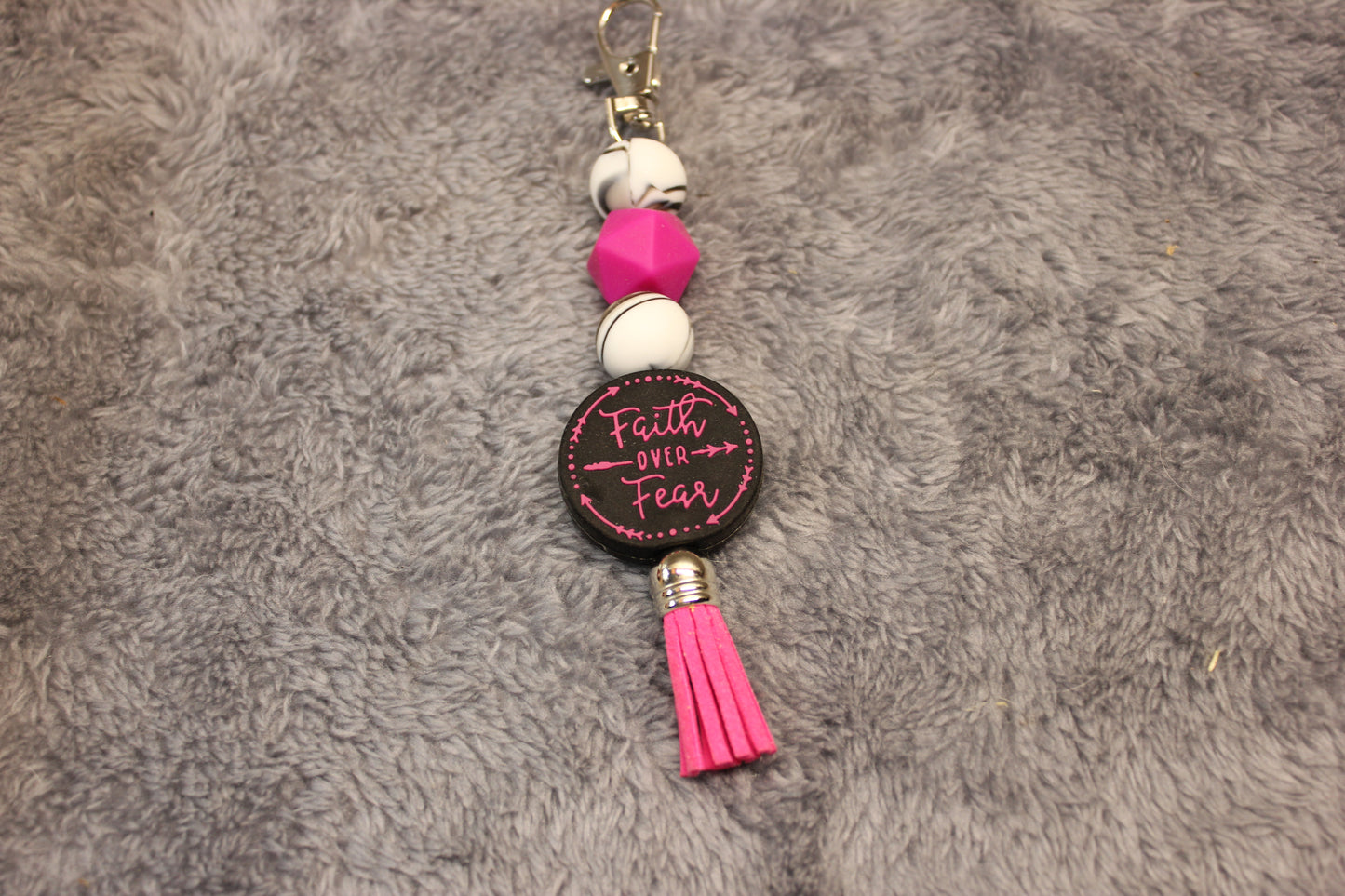 Zipper pulls