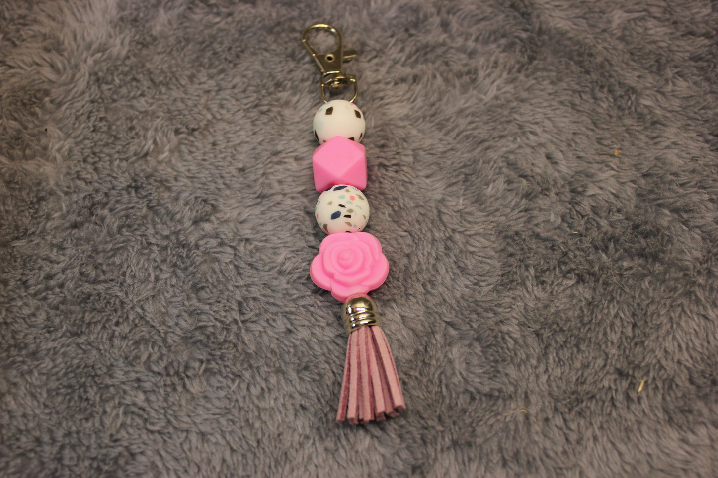 Zipper pulls